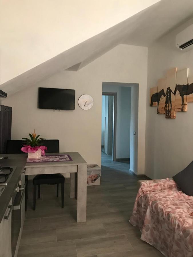 Bella'S House Apartment Castelsardo Exterior foto